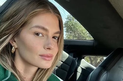 Για safari η Αμαλία Κωστοπούλου με τον σύντροφό της με τα παπούτσια της σεζόν