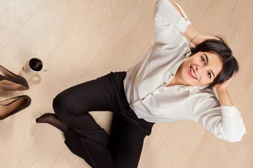 2 ασκήσεις που ανακουφίζουν από το πολύωρο καθισιό!