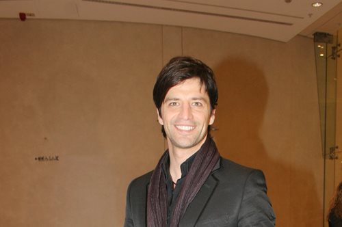 Έτος 1991: Όταν ο Σάκης Ρουβάς τραγουδούσε σε κλαμπ της Κέρκυρας