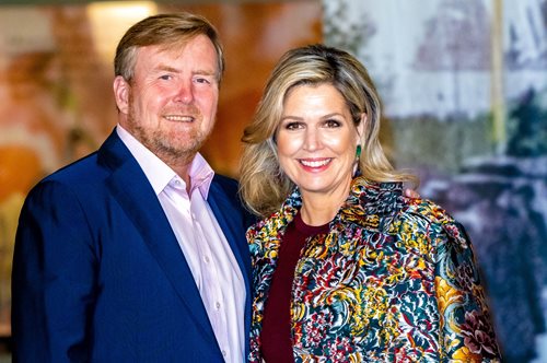 Η βασίλισσα Μάξιμα στέλνει χριστουγεννιάτικες ευχές με την πιο chic εορταστική κάρτα