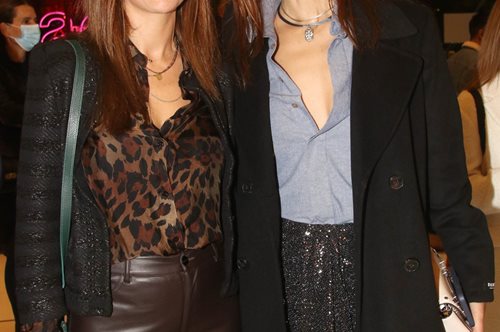 Η Κατερίνα Λέχου φόρεσε τη σκούρα σκιά που αναδεικνύει υπέροχα τα καστανά μάτια