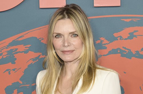 Μισέλ Φάιφερ: Ποζάρει χωρίς ίχνος μακιγιάζ. Και είναι φυσικά πανέμορφη