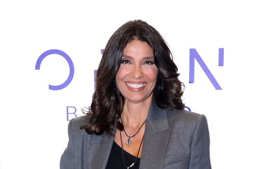 Πόπη Τσαπανίδου: Το pinstripe κοστούμι που φόρεσε στην ορκωμοσία της έχει την απόχρωση του φετινού χειμώνα