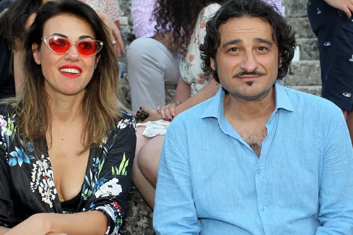 Λίνα Πρίντζου: H σύζυγος του Βασίλη Χαραλαμπόπουλου ποζάρει με μπικίνι και επιδεικνύει το καλογυμνασμένο της κορμί