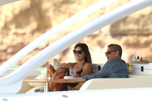 Κάρλα Μπρούνι -Νικολά Σαρκοζί με πολυτελές σκάφος στα ελληνικά νησιά