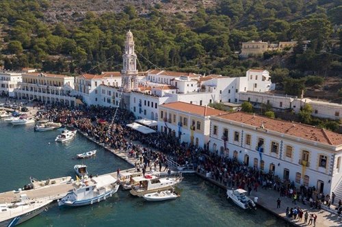 Πανορμίτης| Το μοναστήρι του Αρχαγγέλου Μιχαήλ στη Σύμη συγκινεί και προσελκύει χιλιάδες πιστούς