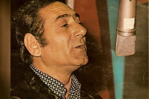 Ο Στράτος Διονυσίου 20 ετών στον γάμο του, το 1955