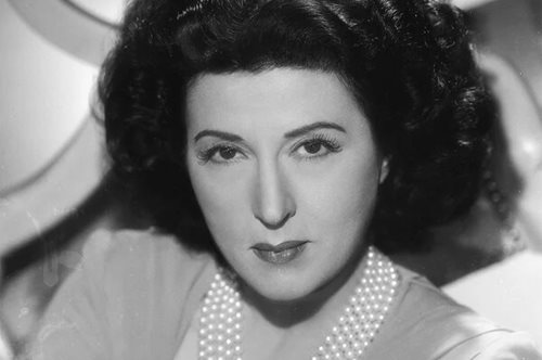 Η Κατίνα Παξινού με τον πανέμορφο Αλέν Ντελόν το 1960 στη Βενετία