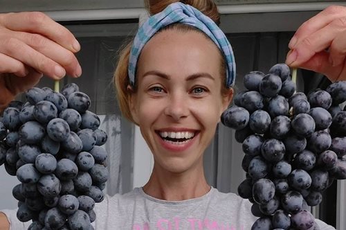 Πέθανε 39χρονη vegan influencer από ασιτία μετά από δίαιτα με εξωτικά φρούτα