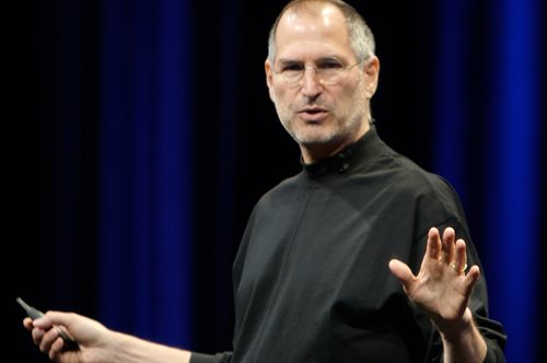 Στιβ Τζομπς: O χωρισμός από τους βιολογικούς του γονείς, το νόθο παιδί και η σχέση του με την Τζόαν Μπαέζ