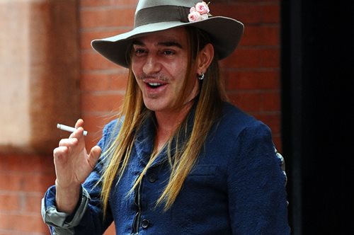 John Galliano: Όταν απολύθηκε το 2011 από τον Οίκο Dior για τα αντισημιτικά του σχόλια