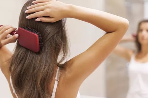 Μπορεί μια πούδρα προσώπου να μας χαρίσει υπέροχα μαλλιά; Κι όμως, μπορεί!