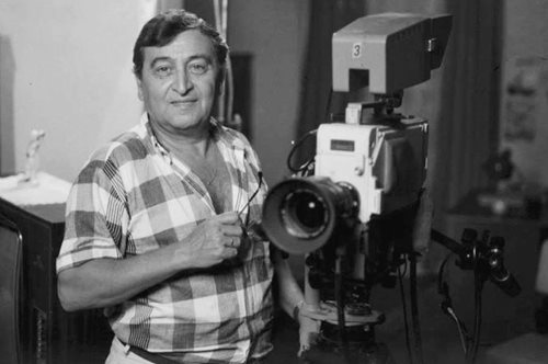 Γιάννης Δαλιανίδης: Σπάνια κλικ από την ζωή του βασιλιά του ελλνικού μιούζικαλ