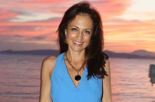 Ευαγγελία Δομάζου: Η κόρη της Βίκυς Μοσχολιού σε μια σπάνια δημόσια εμφάνιση