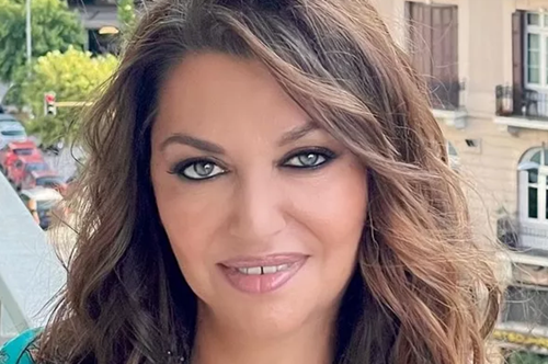 Η Καίτη Γαρμπή όπως δεν την έχουμε ξαναδεί: Η μίνιμαλ εμφάνιση που μας 