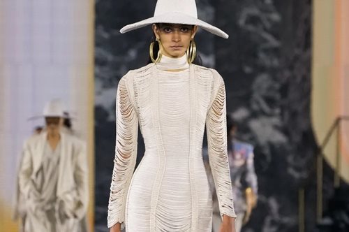 Ριφιφί Υψηλής Ραπτικής:Ποιος έκλεψε τον οίκο Balmain;