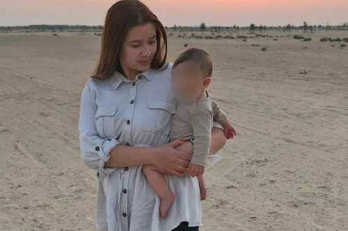 Μπάμπης Αναγνωστόπουλος: Η πρώτη φωτογραφία της μικρής Λυδίας δύο χρόνια μετά τη δολοφονία της μητέρας της, Καρολάιν