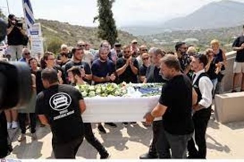 Κηδεία Αντώνη Καρυώτη: 