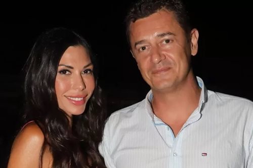 Αντώνης Σρόιτερ: Παίζει μπάσκετ με την κορούλα του, στον κήπο του σπιτιού τους