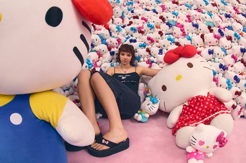 Hello Kitty x Bershka: Η αποκλειστική κολεξιόν για το 2024 σε στιλ blokette