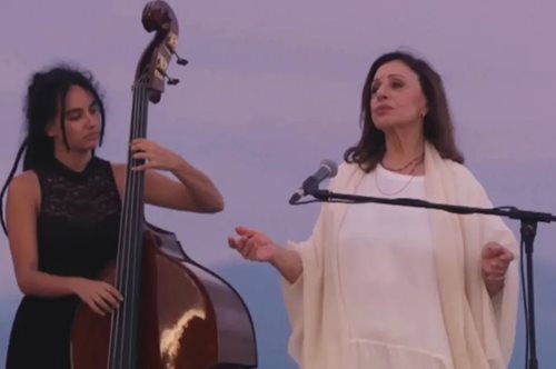 Χάρις Αλεξίου: Η 