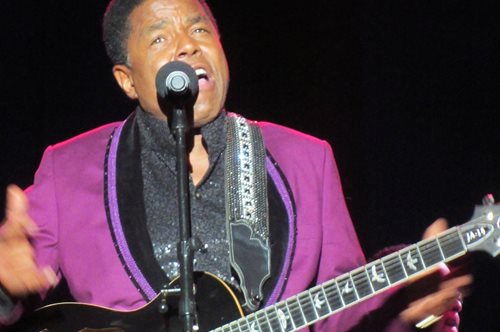 Τίτο Τζάκσον: Πέθανε στο τιμόνι του αυτοκινήτου ο αδερφός του Μάικλ και μέλος των θρυλικών Jackson 5