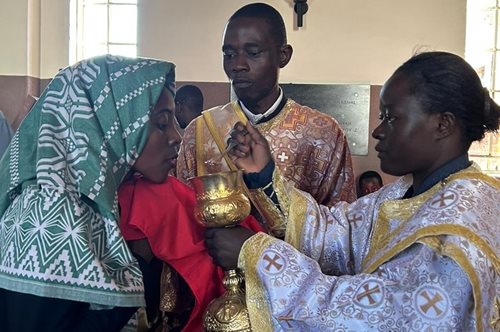 Ιστορικό γεργονός: Η πρώτη  γυναίκα διακόνισσα της ορθόδοξης εκκλησίας χειροτονήθηκε στην Ζιμπάμπουε