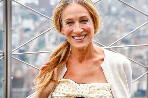 Σάρα Τζέσικα Πάρκερ: Μιλά άπταιστα ελληνικά σε επεισόδιο του 