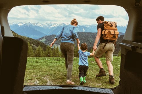 Οικογένεια ταξιδεύει σε όλο τον κόσμο πριν τα παιδιά χάσουν την όρασή τους