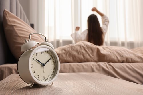 Έτσι ξυπνούσαν οι άνθρωποι τα παλιά χρόνια πριν εφευρεθεί το ξυπνητήρι