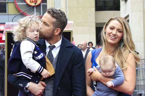 Ρέινολντς και ΣΙΑ: τα πάντα όλα για την οικογένεια Ρέινολντς- Λάιβλι