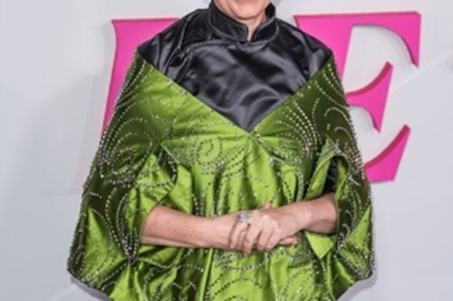 Ολίβια Κόλμαν: Ο απίθανος τρόπος που μιμείται ένα περιστέρι - Το βίντεο που θα σου φτιάξει τη μέρα