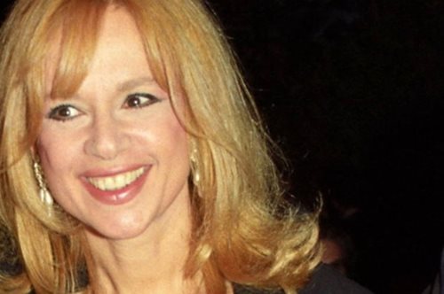 Η Αλίκη Βουγιουκλάκη χωρίς ίχνος μακιγιάζ ένα καλοκαίρι του '80 στον Θεολόγο