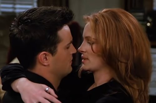 Τζούλια Ρόμπερτς - Μάθιου Πέρι: Εκείνη γεννήθηκε σαν σήμερα, εκείνος πέθανε σαν σήμερα - Το 