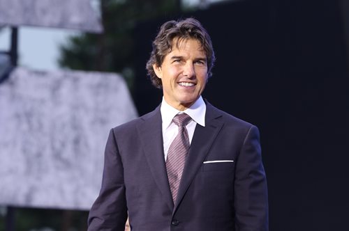 Ο Τομ Κρουζ είναι αποφασισμένος να κατακτήσει τη Σακίρα