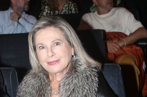 Ελένη Ερήμου: Η κομψή εμφάνιση της 79χρονης ηθοποιού που μας αποδεικνύει πως η ηλικία ειναι απλώς ένας αριθμός