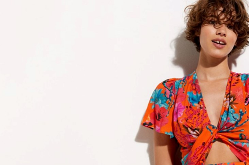 Έντονα χρώματα, ζωηρά μοτίβα, θηλυκές σιλουέτες | Η συλλογή Desigual SS'22 υπόσχεται υπέροχο στιλ για το καλοκαίρι