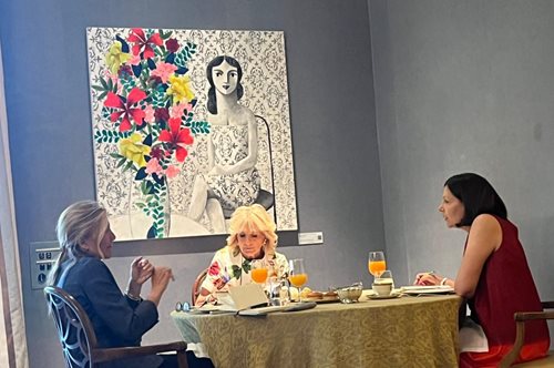 Τζιλ Μπάιντεν, Μαρέβα Μητσοτάκη και Ανίκ Πέντερς παίρνουν πρωτοβουλία για τις γυναίκες και τα παιδιά της Ουκρανίας