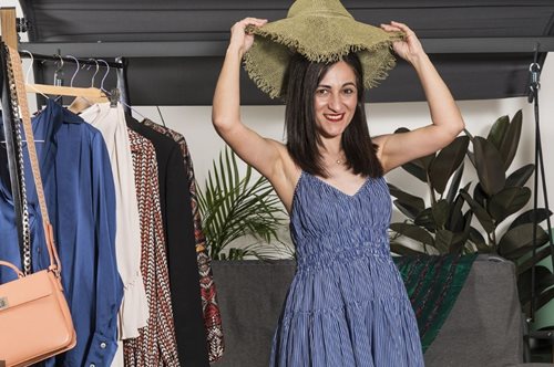 Πώς θα οργανώσεις ένα decluttering ρούχων στη βεράντα σου