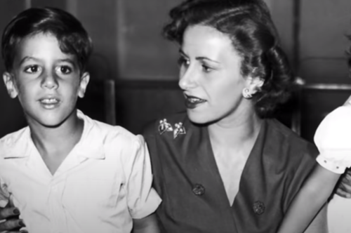 Flash Back: Η Τίνα Λιβανού σε ένα σπάνιο κλικ με τον γιο της Αλέξανδρο Ωνάση στα ‘60s