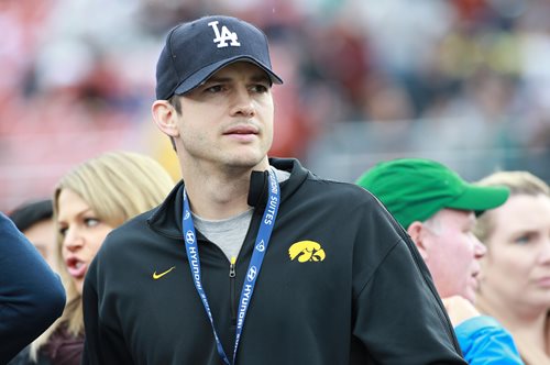 Άστον Κούτσερ: Δηλώνει 