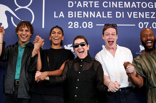 Φεστιβάλ Βενετίας 2024: Ποια είναι η Αθηνά Ραχήλ Τσαγκάρη και η ταινία της, που διεκδικεί τον Χρυσό Λέοντα;