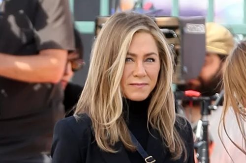 Τζένιφερ Άνιστον: Το tip που ακολουθεί καθημερινά για (φυσικό) λίφτινγκ προσώπου στο σπίτι