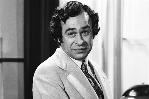 Χρόνης Εξαρχάκος: Ο μοναχικός ηθοποιός, η ανάπηρη μητέρα και το πρόωρο τέλος