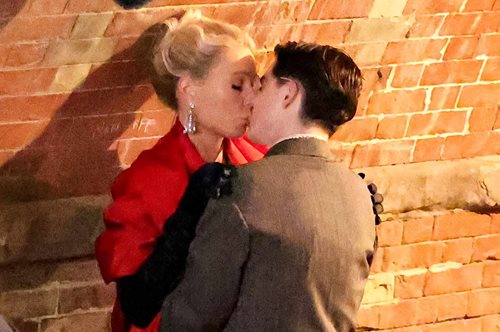 Γκουίνεθ Πάλτροου - Τιμοτέ Σαλαμέ: Το καυτό φιλί στο Central Park