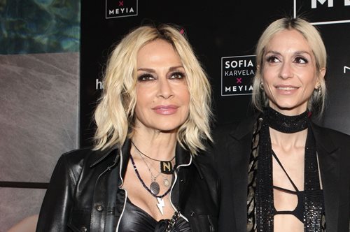 Η μητέρα της Άννας Βίσση συναντά τα δισέγγονά της -Τα συγκινητικά στιγμιότυπα