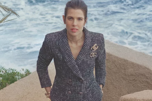 Chanel: Η Σαρλότ Κασιράγκι είναι το πρόσωπο της Fall- Winter 2022/23 pre - collection