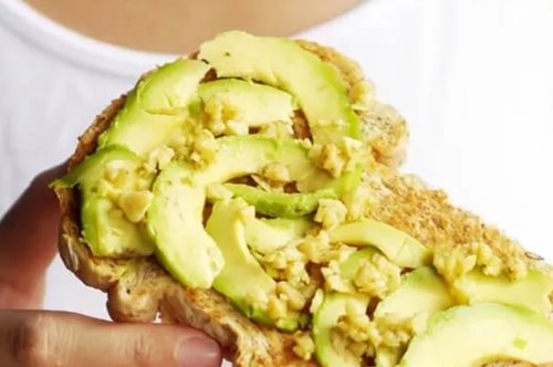 10 τρόποι να κάψεις θερμίδες και λίπος με σωστά σνακ