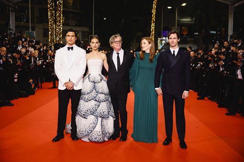 Η συγκλονιστική vintage Dior τουαλέτα της Νάταλι Πόρτμαν στις Κάννες