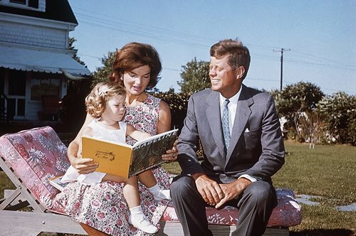 Τζάκι Κένεντι: Σπάνιες φωτογραφίες με την κόρη της, Καρολάιν